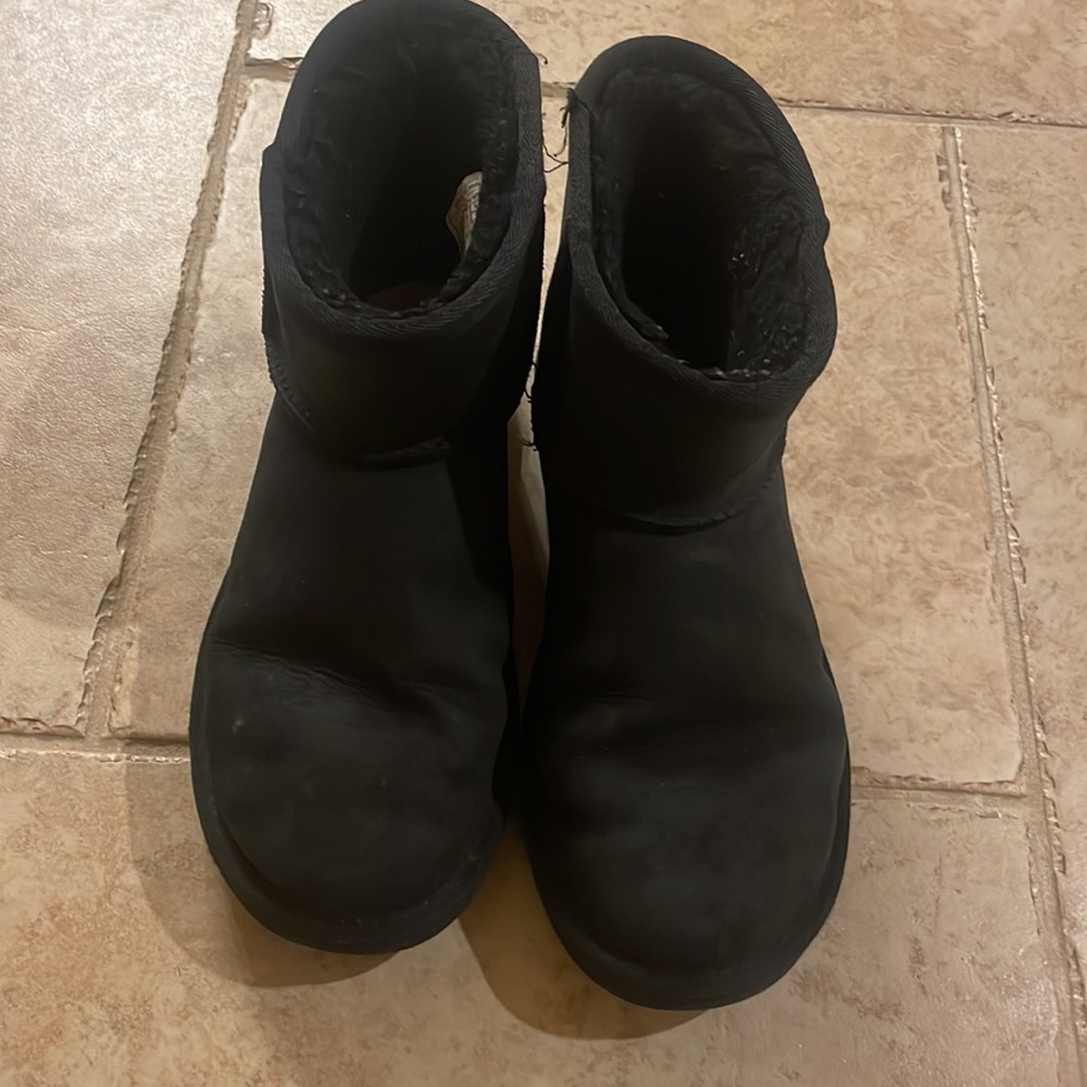 UGG short black